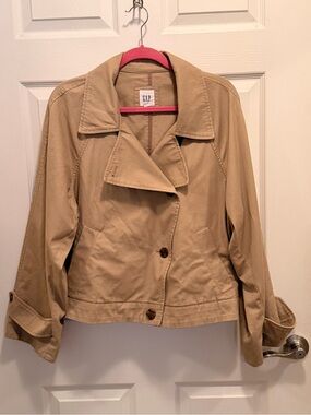 GAP Beige Cropped Trench Jacket Large Like New